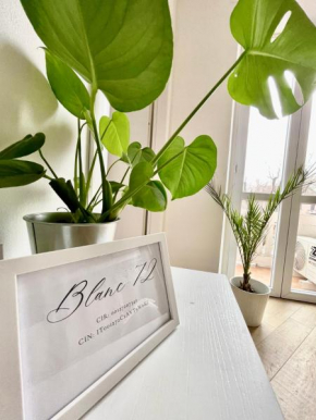 Blanc72